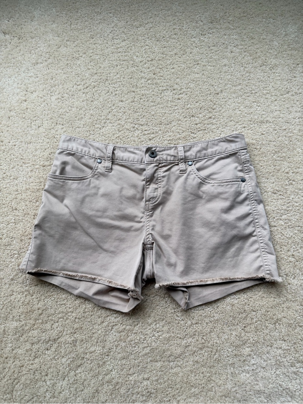 Carve Designs Women's Oahu Khaki Raw Hem Shorts - Size 2 - VGUC - Stretch